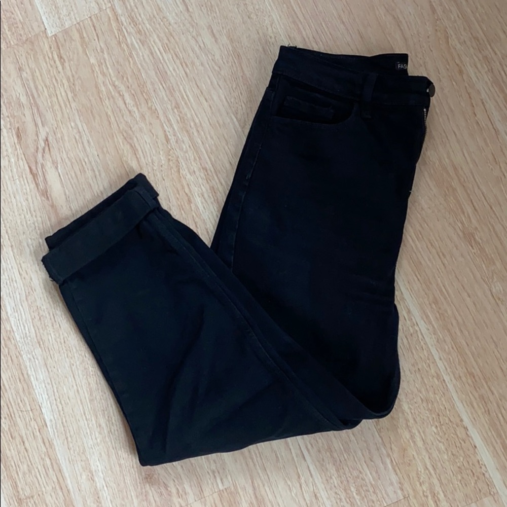 Black boyfriend jeans